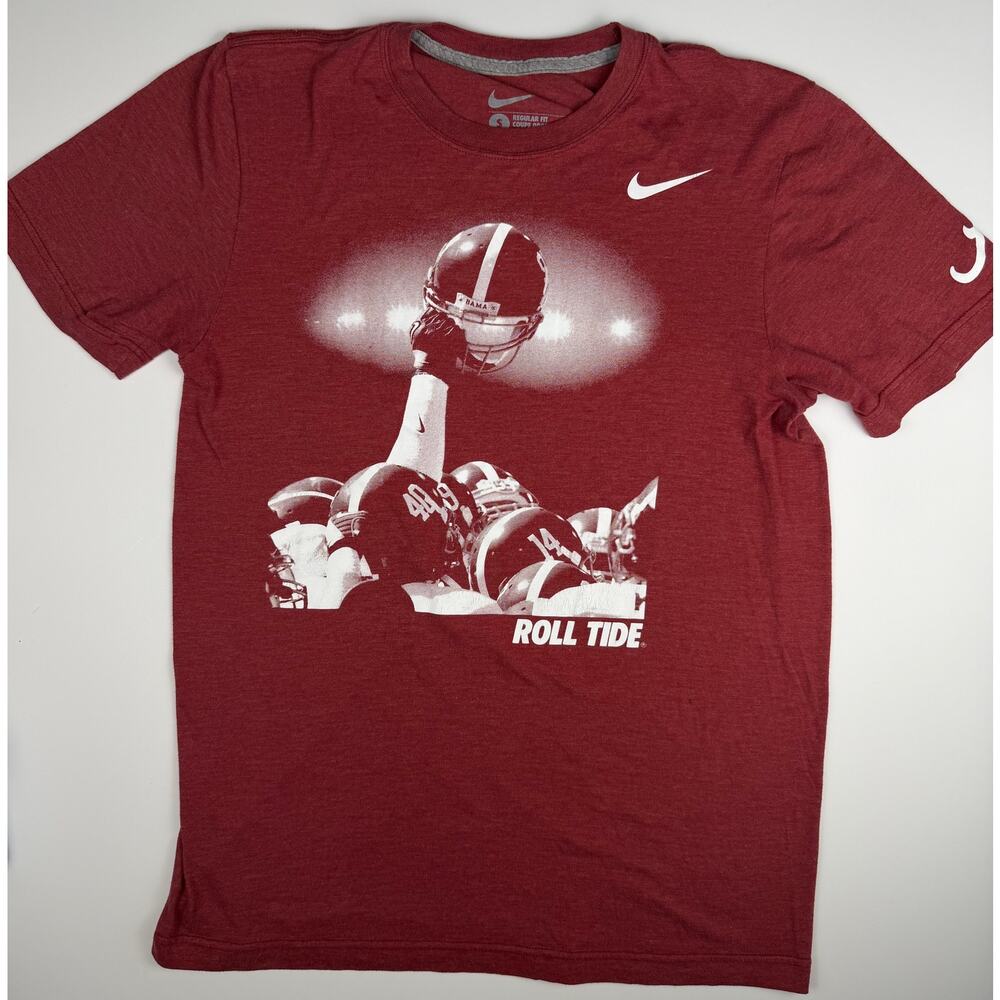 Nike Alabama Crimson Tide Roll Tide Graphic T Shirt Mens S Red NCAA Football Tee